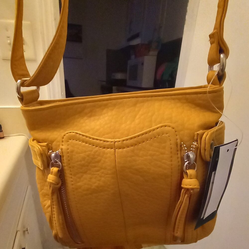 Bueno Crossbody  NWT
